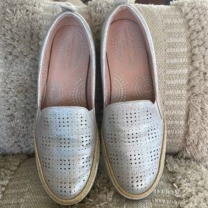 Adrienne Vittadini Shoes Slip on Silver Leather “Samal” Sz 8.5